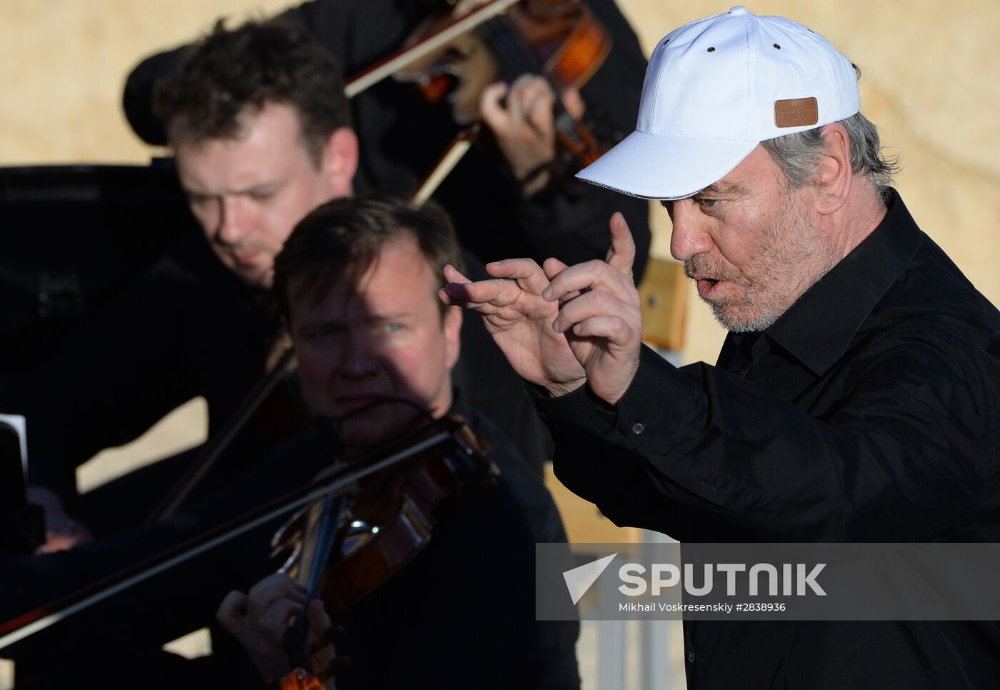 Mariinsky Theater orchestra performs in Palmyra