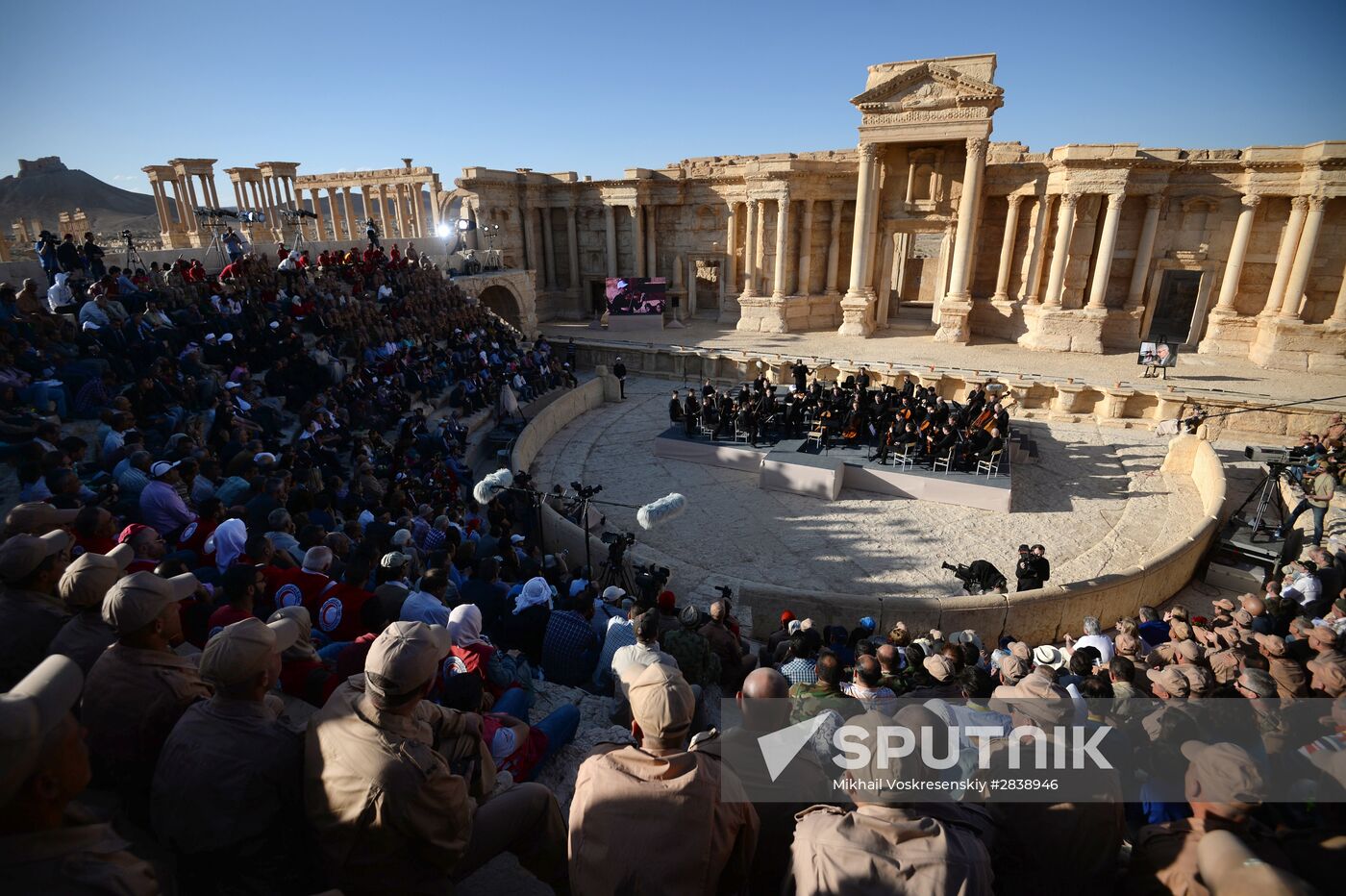 Mariinsky Theater orchestra performs in Palmyra