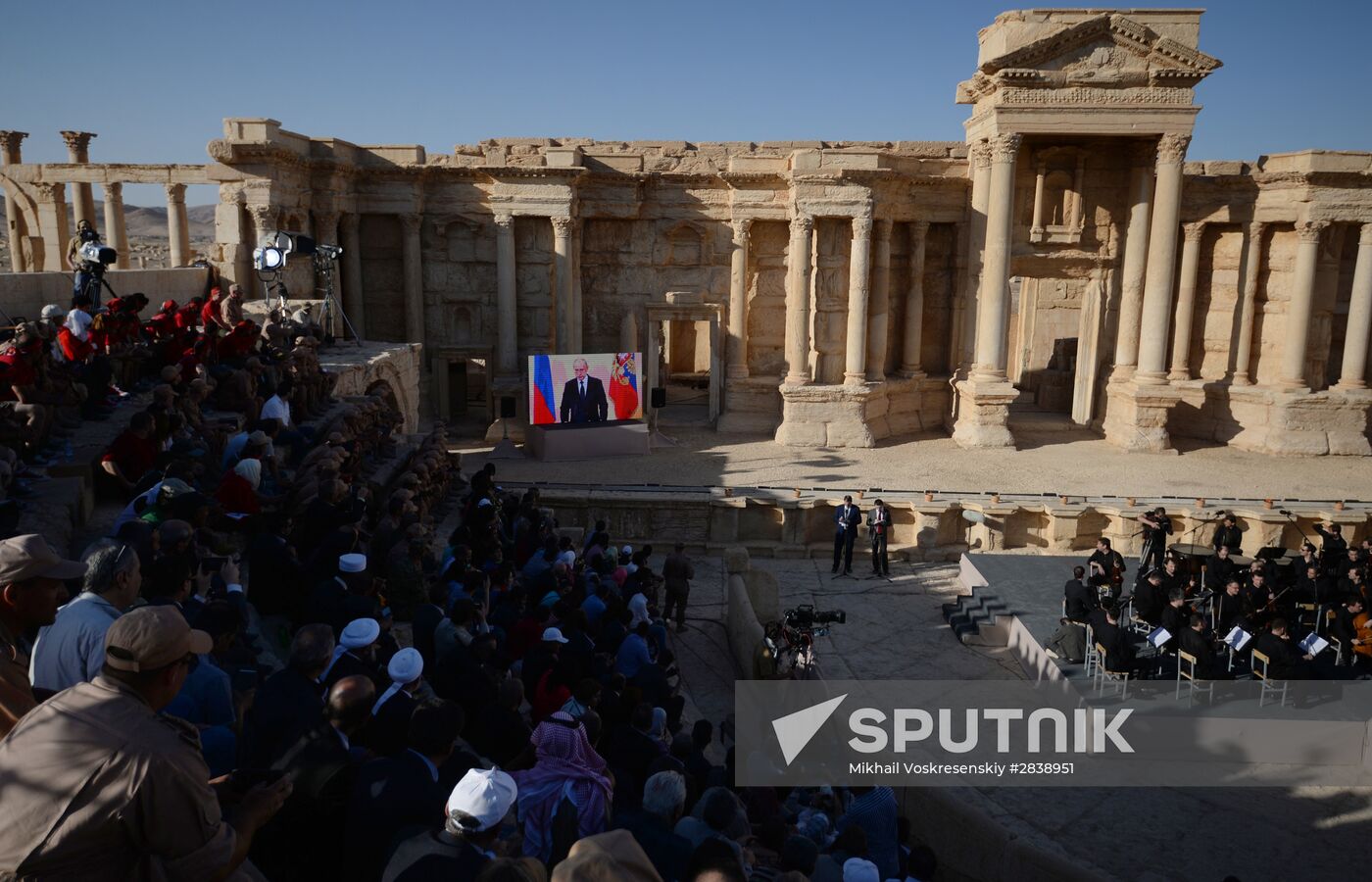 Mariinsky Theater orchestra performs in Palmyra