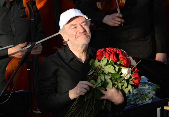 Mariinsky Theater orchestra performs in Palmyra