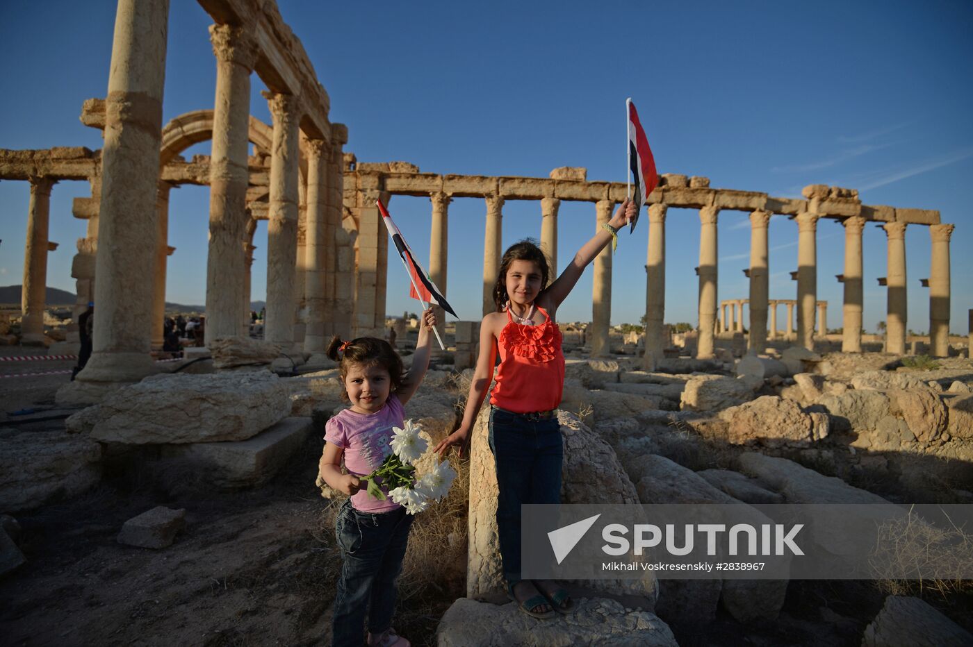 Mariinsky Theater orchestra performs in Palmyra