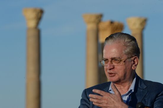 Mariinsky Theater orchestra performs in Palmyra