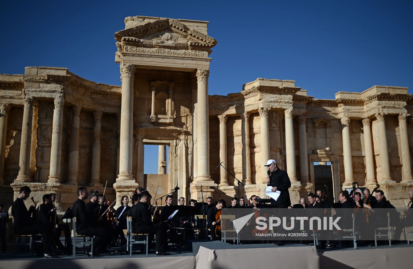 Mariinsky Theater orchestra performs in Palmyra