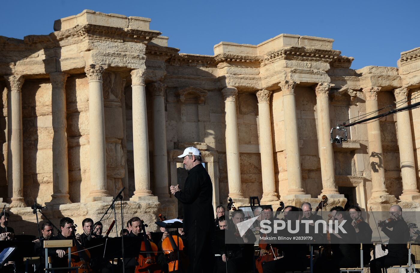 Mariinsky Theater orchestra performs in Palmyra