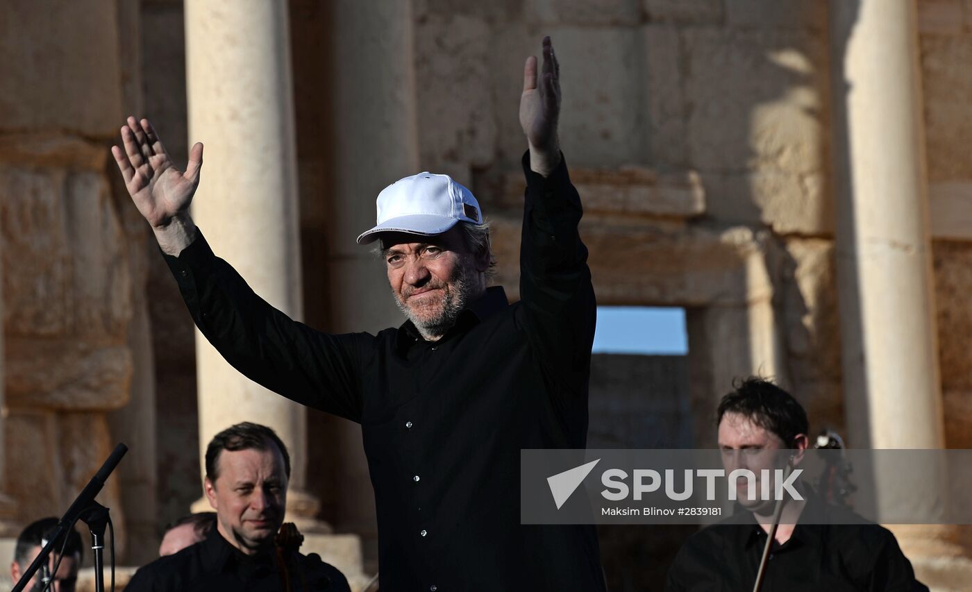 Mariinsky Theater orchestra performs in Palmyra