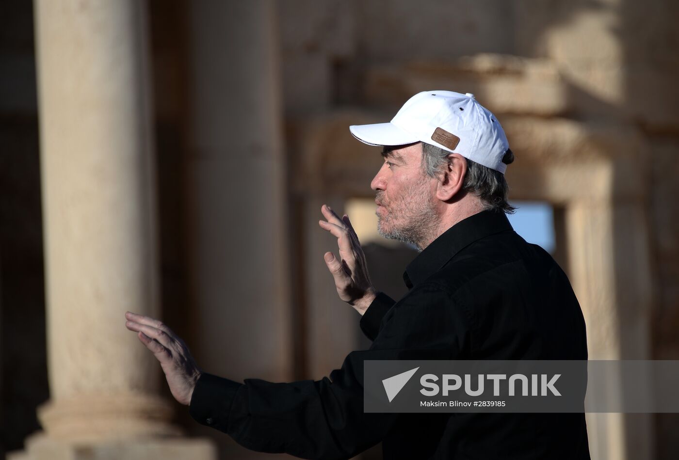 Mariinsky Theater orchestra performs in Palmyra