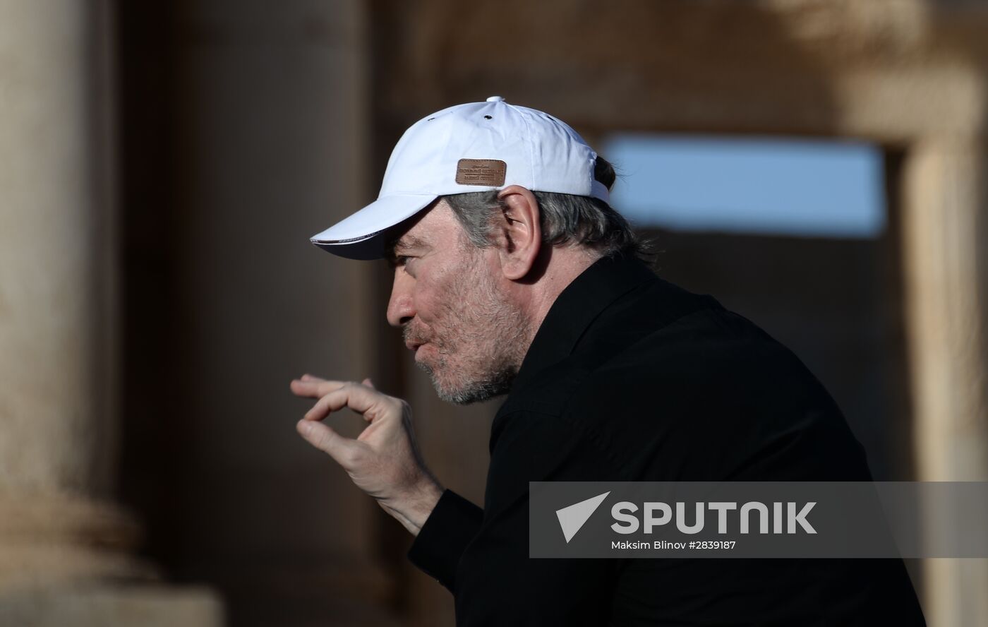 Mariinsky Theater orchestra performs in Palmyra