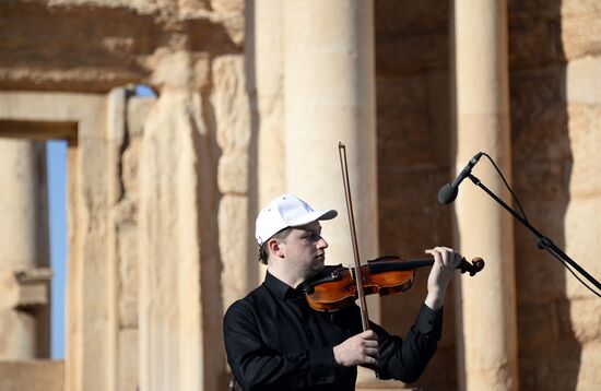 Mariinsky Theater Symphony Orchestra performs in Palmyra