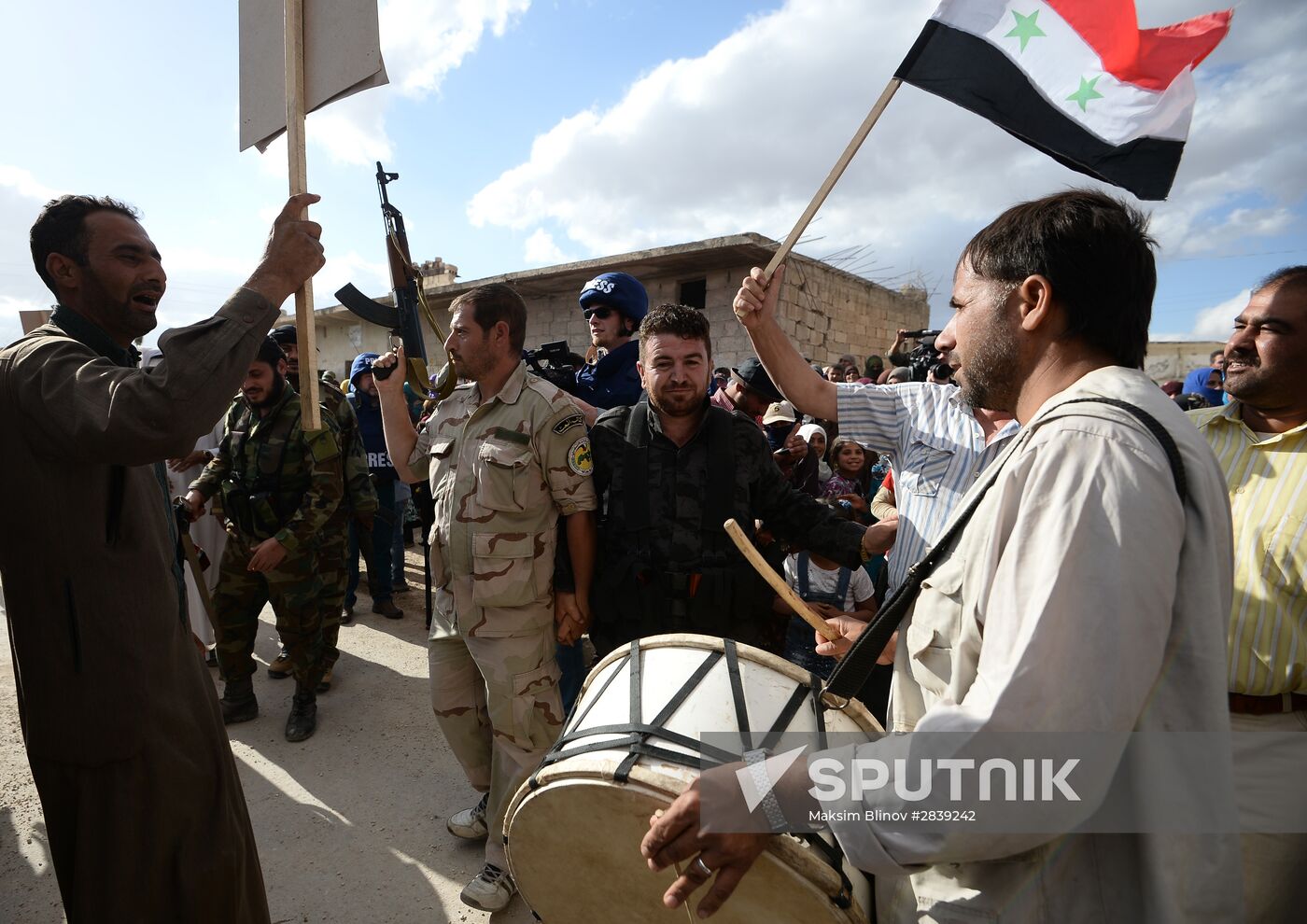 Russian humanitarian aid delivered to Syrian population