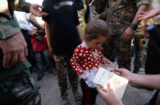 Distribution of Russian humanitarian aid in Syria