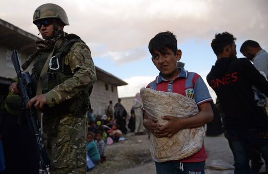 Distribution of Russian humanitarian aid in Syria