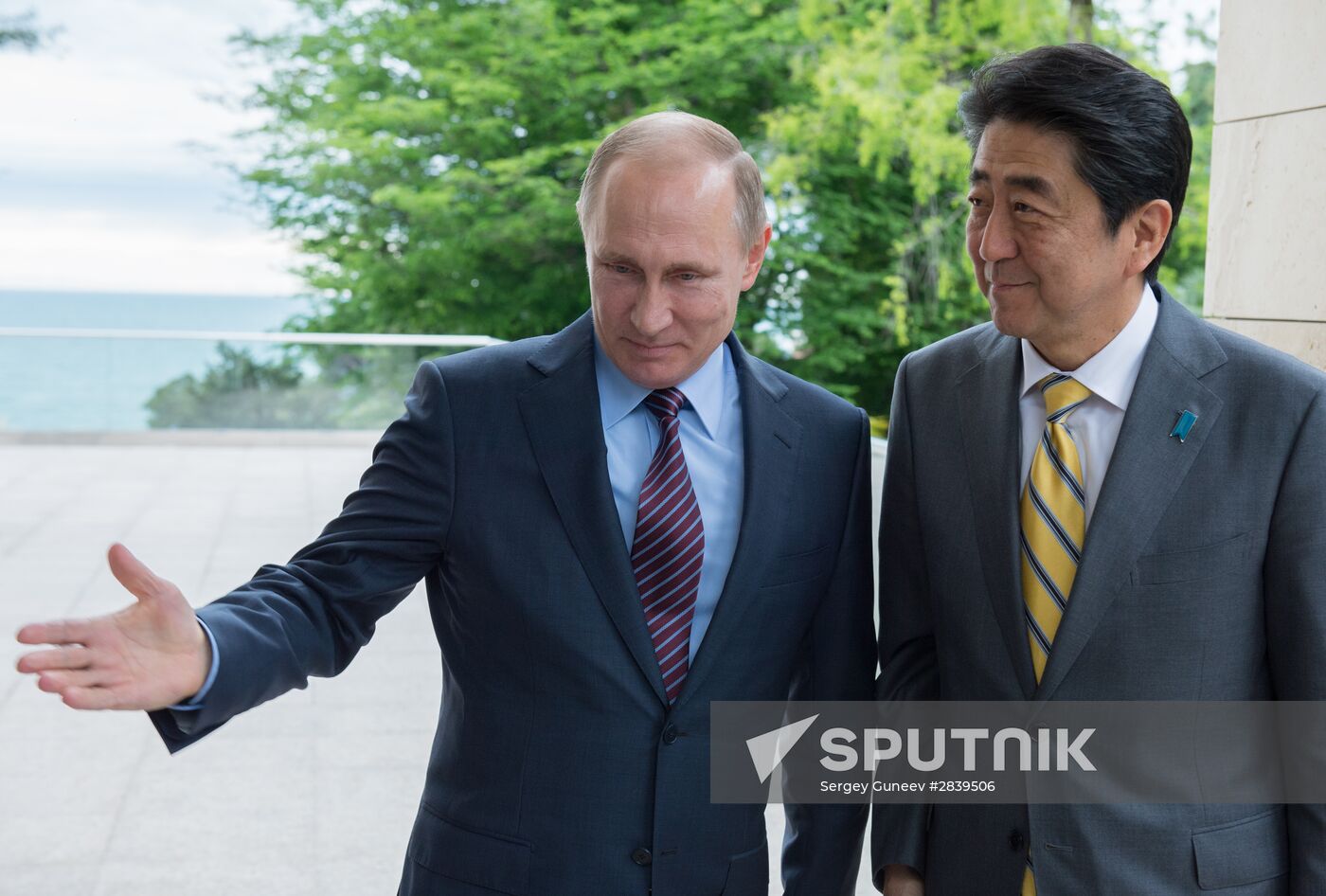 President Putin meets with Japan's Prime Minister Shinzo Abe