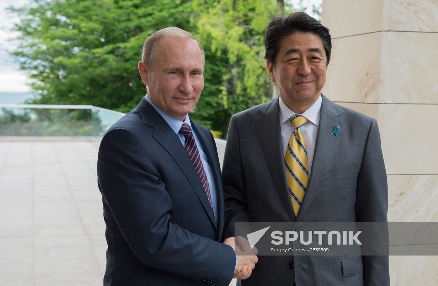 President Putin meets with Japan's Prime Minister Shinzo Abe