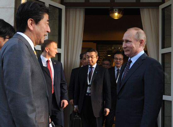 Presdient Vladimir Putin meets with Japanese Prime Minister Shinzo Abe