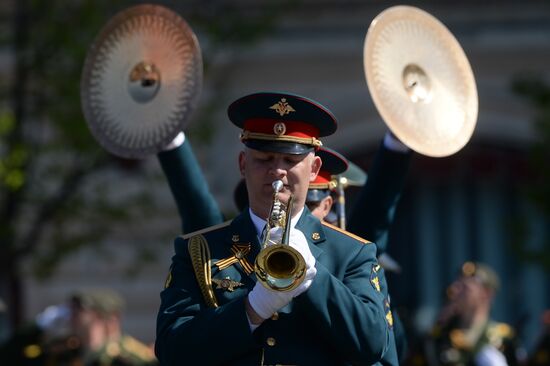 Final practice of military parade on 71st Victory anniversary