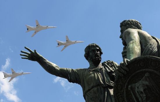 Final practice of military parade on 71st Victory anniversary