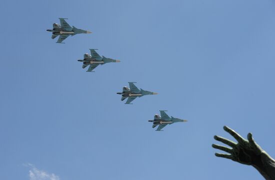 Final practice of military parade on 71st Victory anniversary