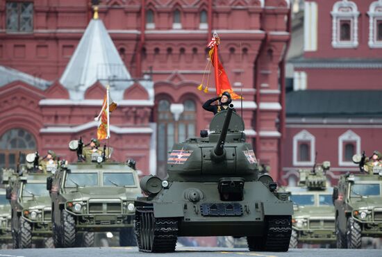 Final practice of military parade on 71st Victory anniversary