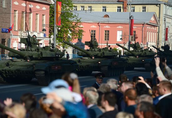 Final practice of military parade on 71st Victory anniversary