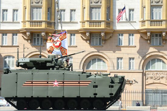Final practice of military parade on 71st Victory anniversary