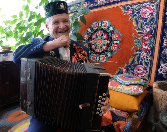 WWII veteran Suganat Yakupov of Chelyabinsk Region