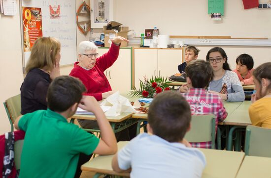 Russian school in Barcelona holds events ahead of Victory Day
