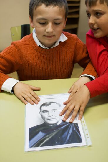Russian school in Barcelona holds events ahead of Victory Day