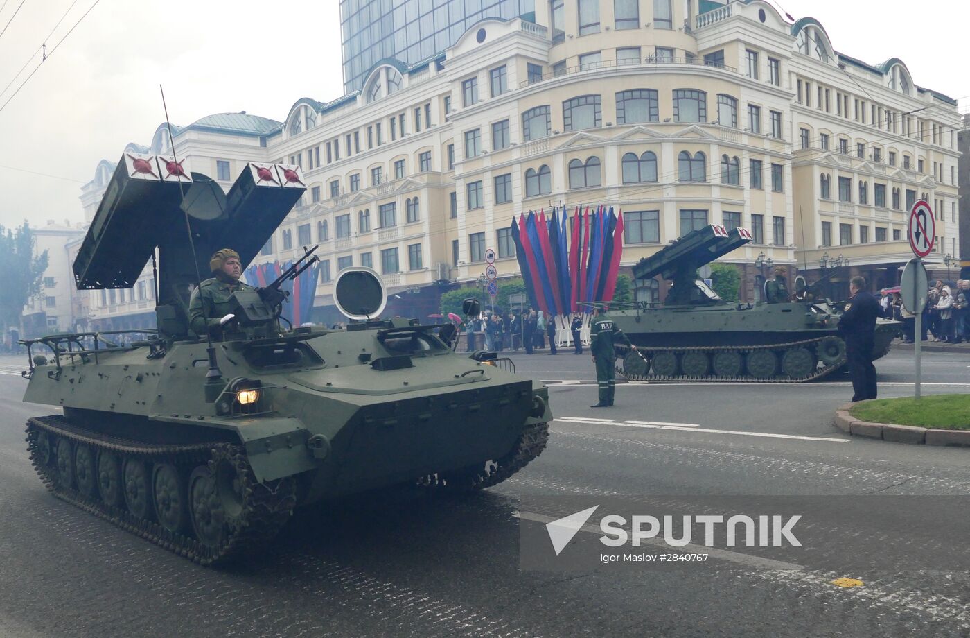 Final rehearsal of military parade in Donetsk