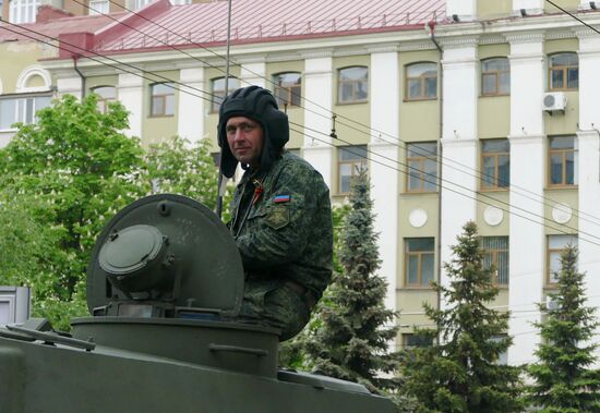 Final rehearsal of military parade in Donetsk