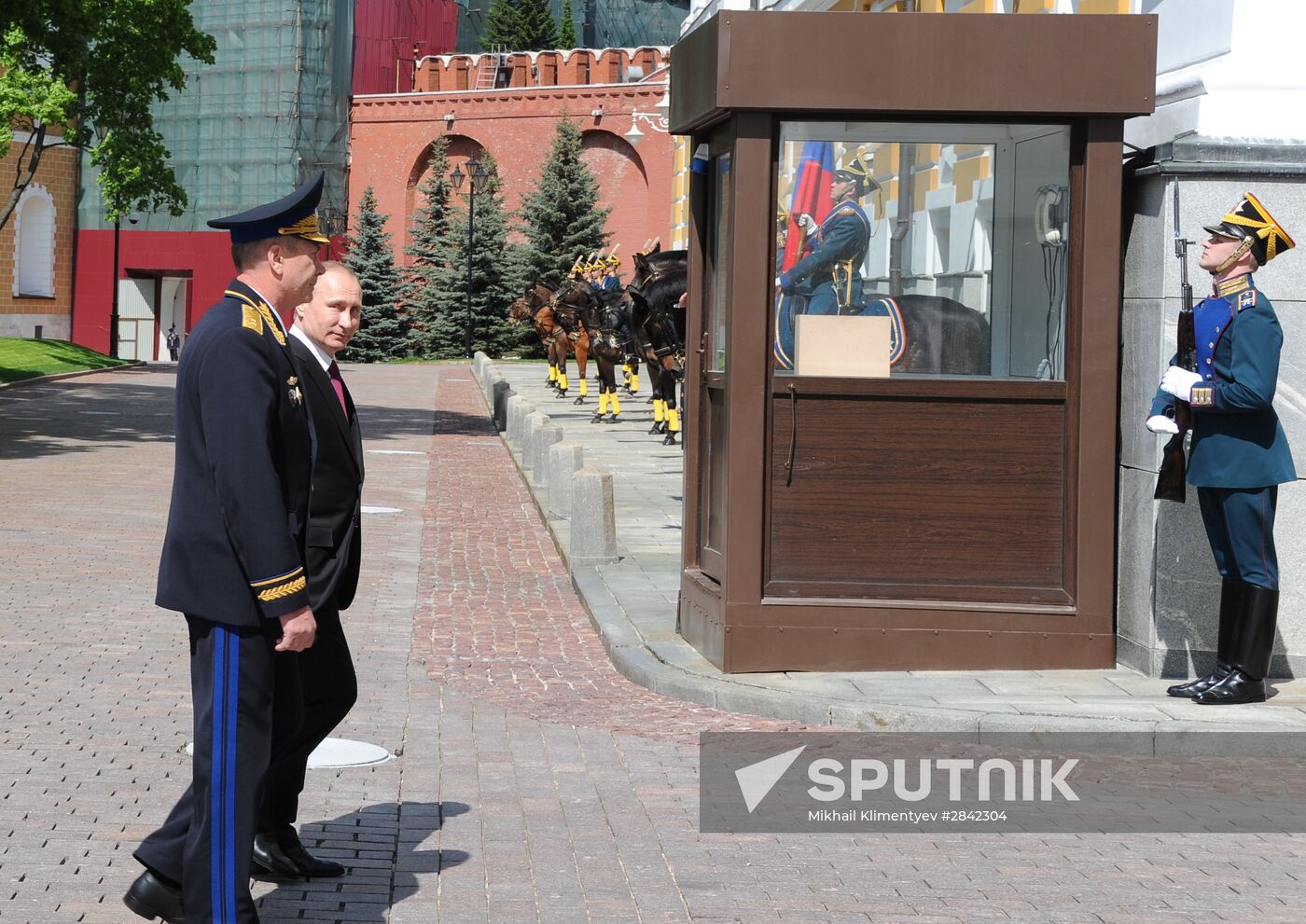 President Vladimit Putin congratulates Federal Protective Service's Kremlin Regiment on 80th anniversary