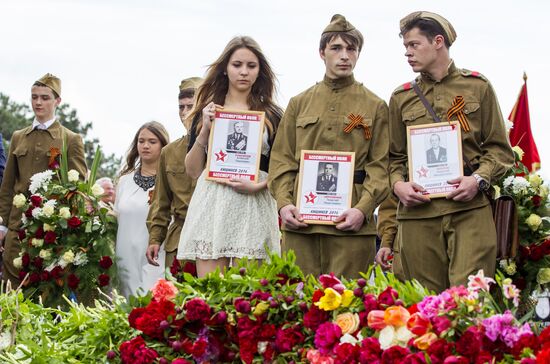 Immortal Regiment march in foreign countries