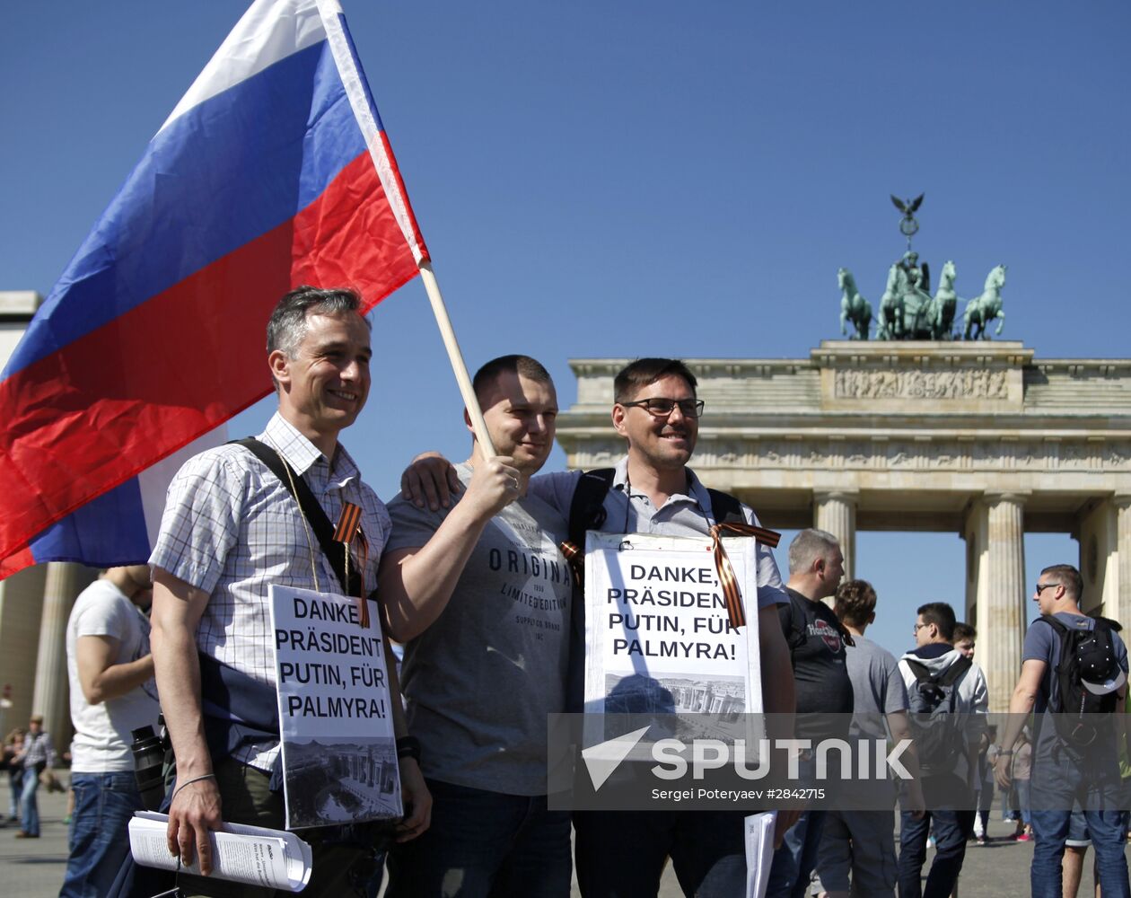 Immortal Regiment march in foreign countries