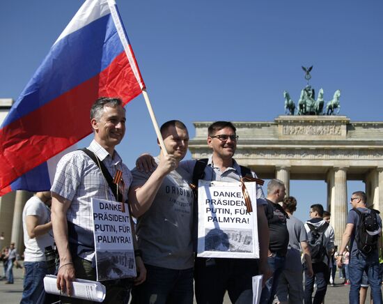 Immortal Regiment march in foreign countries