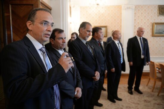 Russian Foreign Minister Sergey Lavrov meets with Cuban Five
