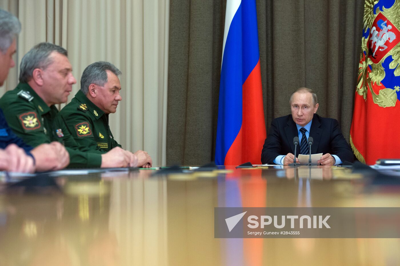President Vladimir Putin meets with Defense Ministry officials
