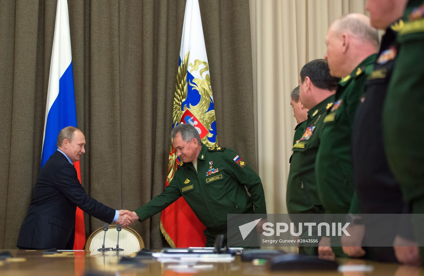 President Vladimir Putin meets with Defense Ministry officials