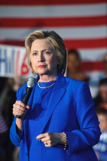 Hillary Clinton's pre-election rally in Kentucky