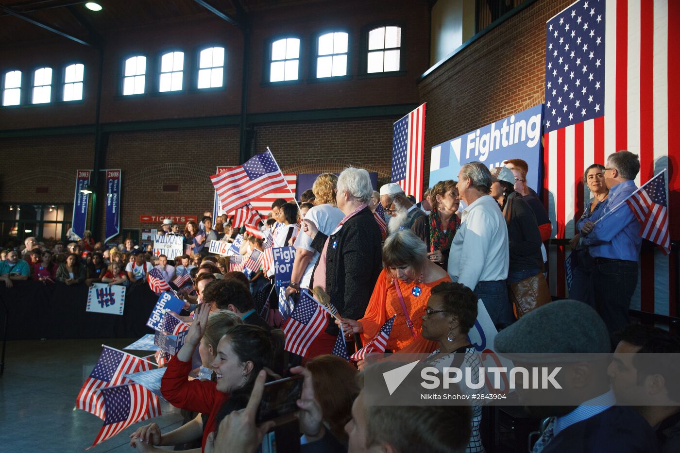 Hillary Clinton's pre-election rally in Kentucky
