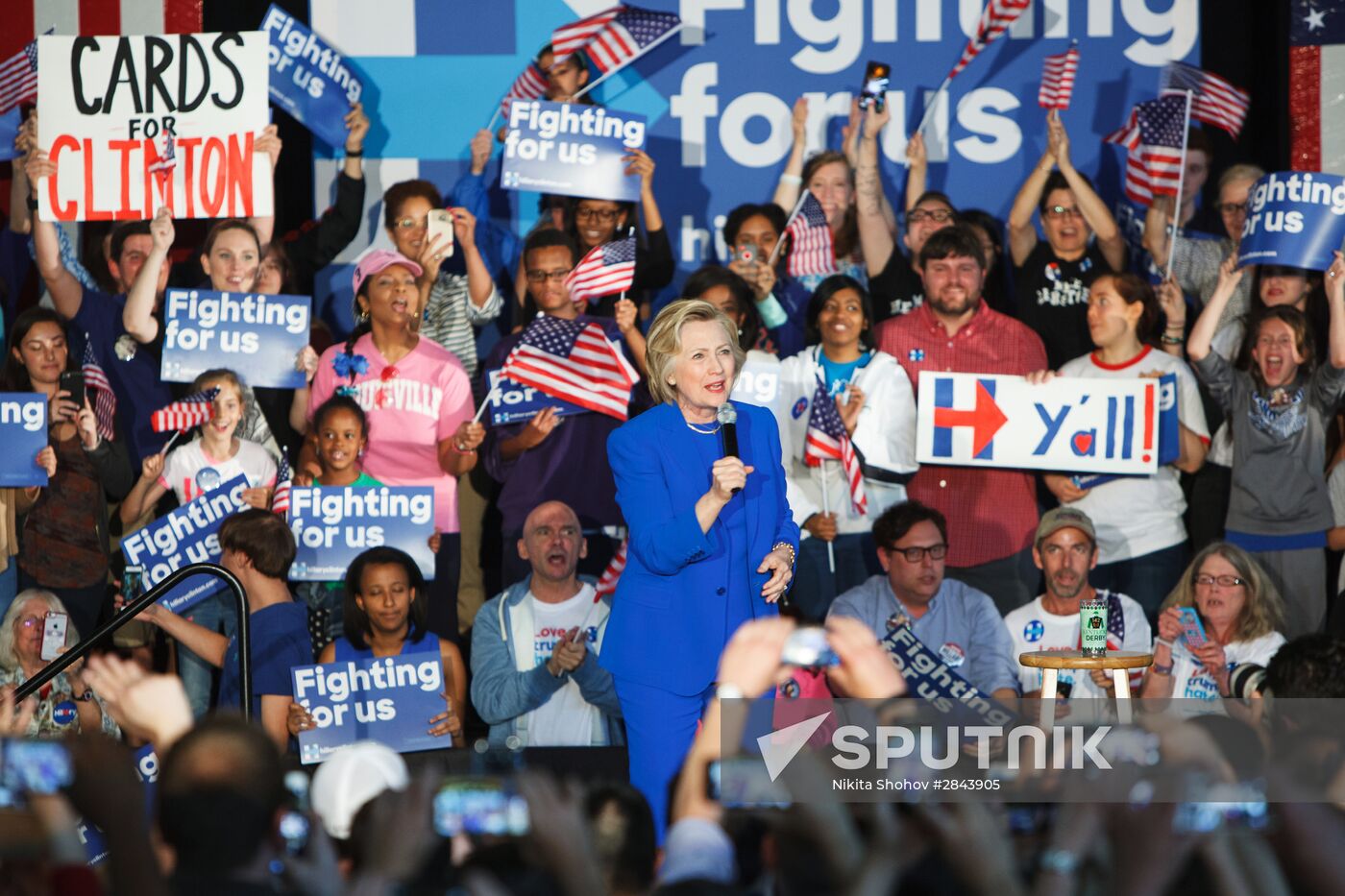 Hillary Clinton's pre-election rally in Kentucky