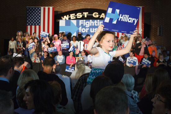 Hillary Clinton's pre-election rally in Kentucky