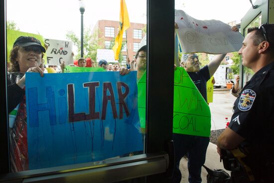 Hillary Clinton's pre-election rally in Kentucky