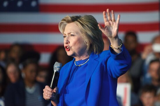 Hillary Clinton's pre-election rally in Kentucky