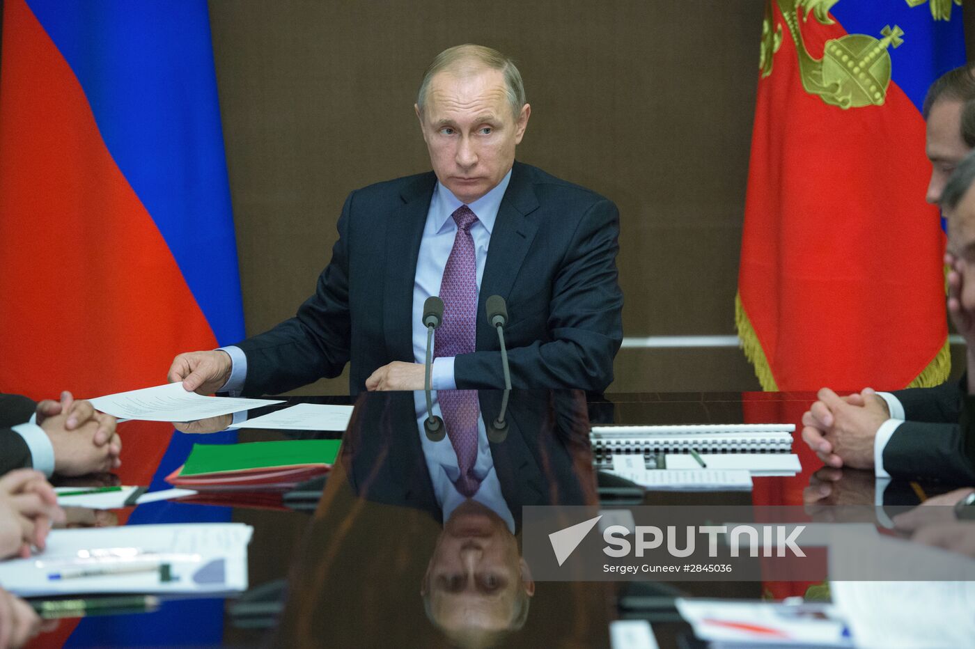 President Putin holds meeting in Sochi on avaition issues