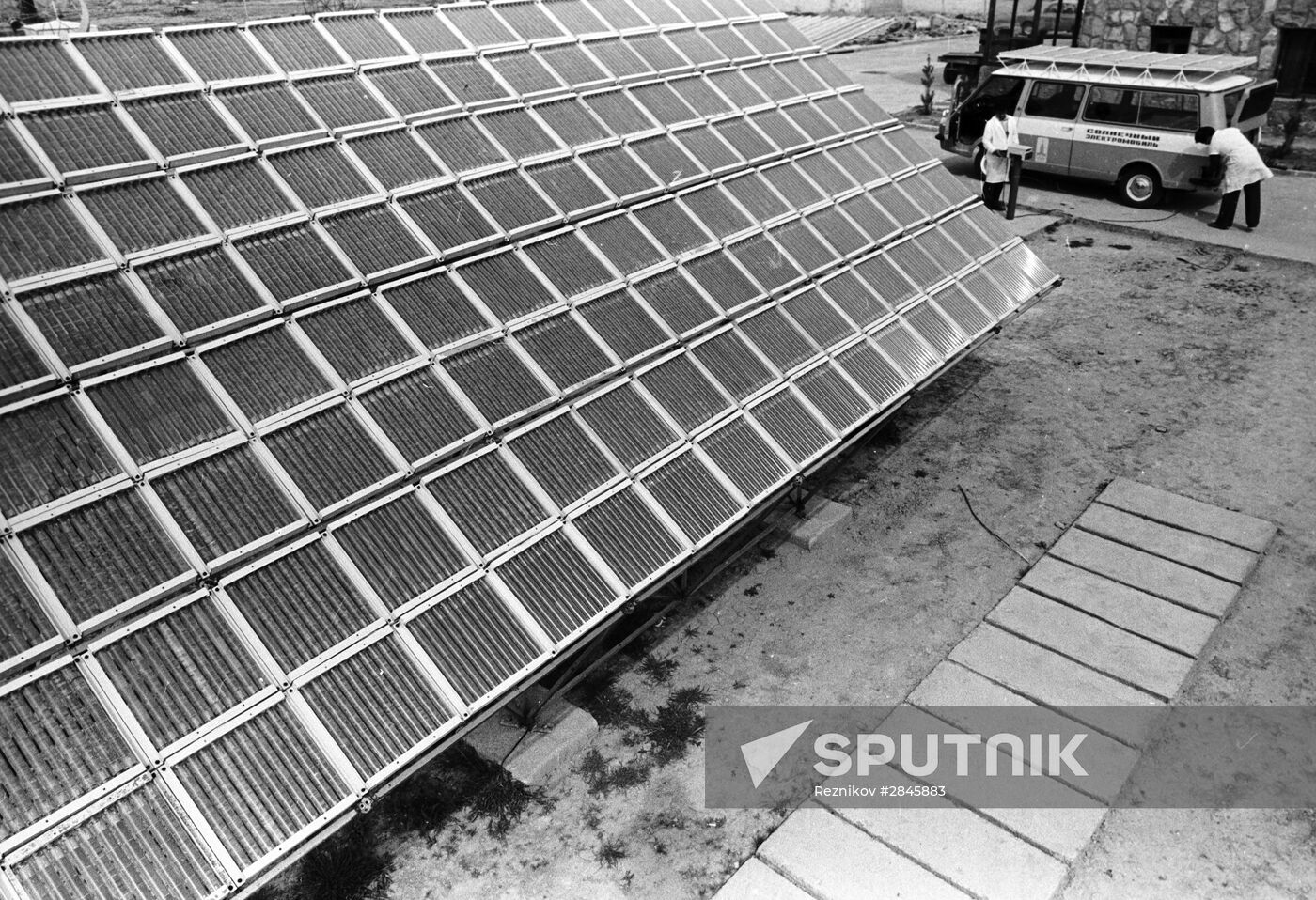 Solar mini-power plant