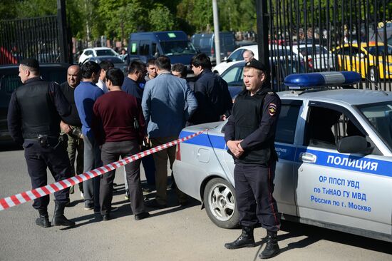 Mass brawl at Khovanskoye cemetery in Moscow