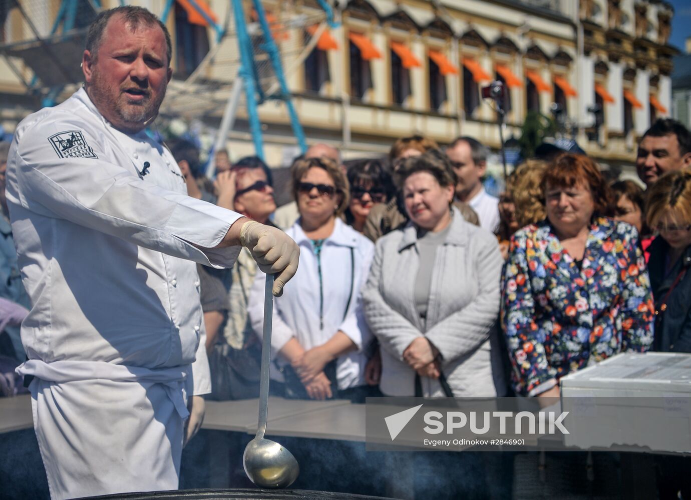 Largest bow of fish soup cooked at Fish Week Festival in Moscow