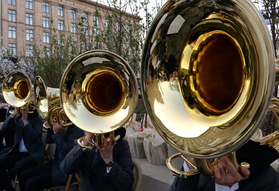 Sovremennik Theater celebrates anniversary at Cherry Forest Open Arts Festival