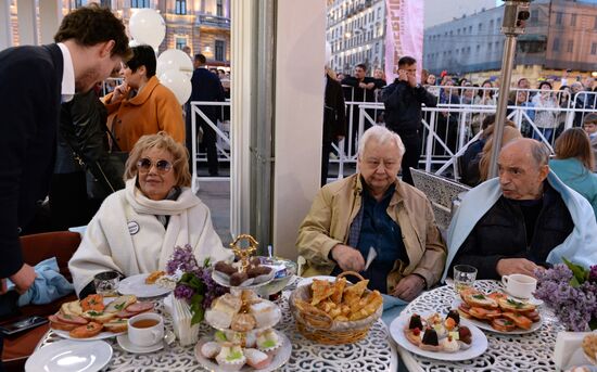 Sovremennik Theater celebrates anniversary at Cherry Forest Open Arts Festival