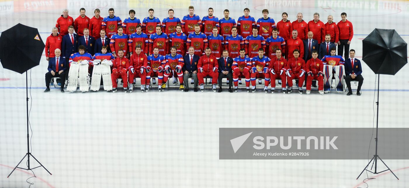 Russian national hockey team poses for photo