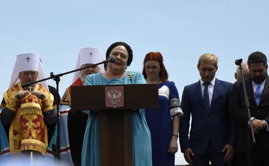 Grand Duchess Maria and Grand Duke Georgy Romanovs visit Yevpatoriya